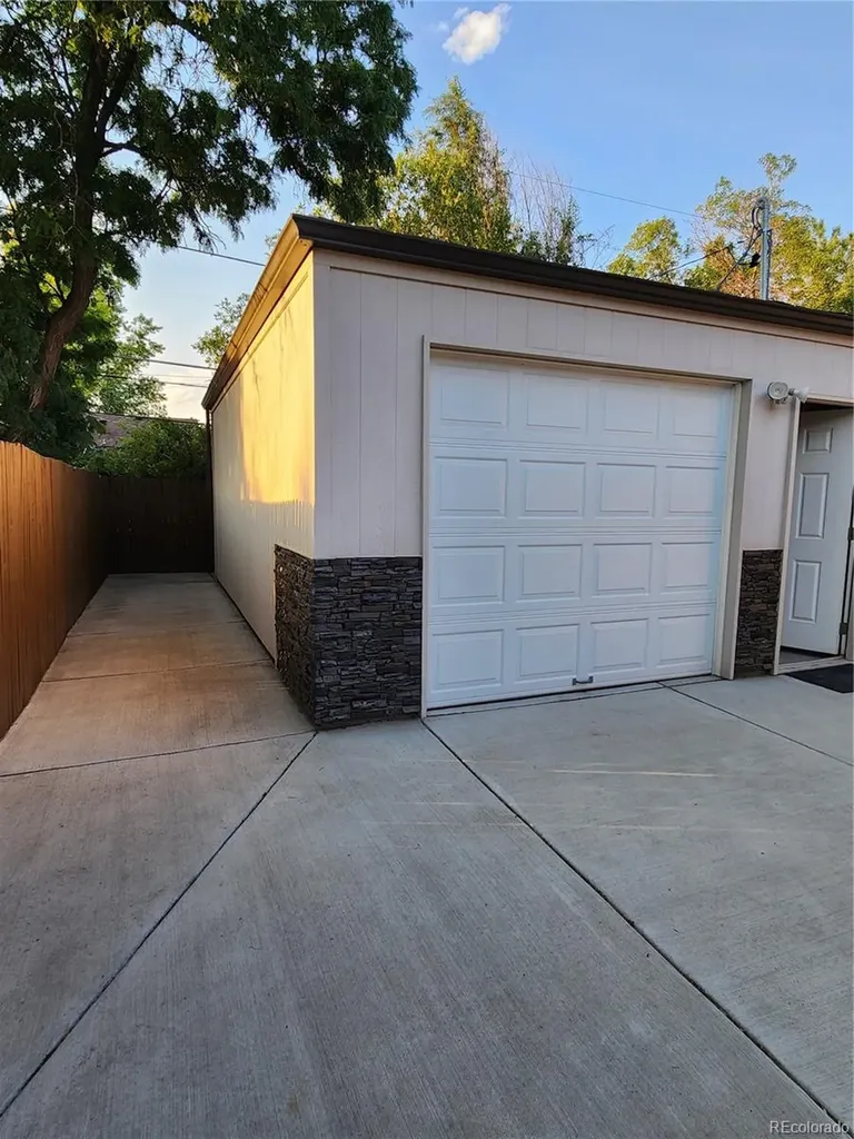 841 Phillips Drive Northglenn CO 80233