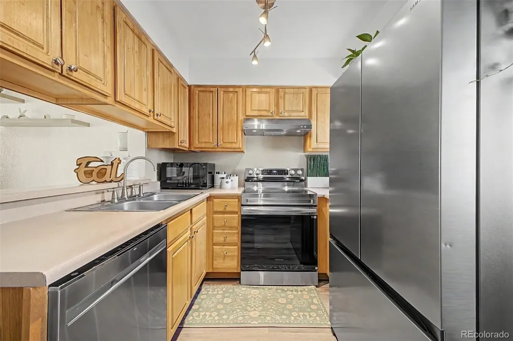 1685 S Blackhawk Way Aurora CO 80012