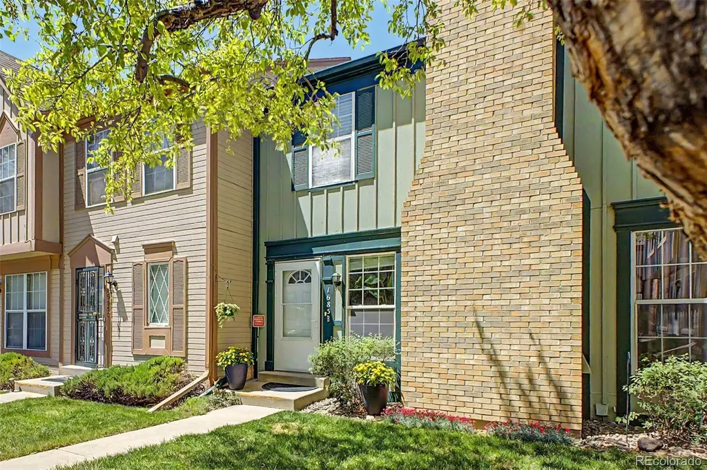 1685 S Blackhawk Way Aurora CO 80012