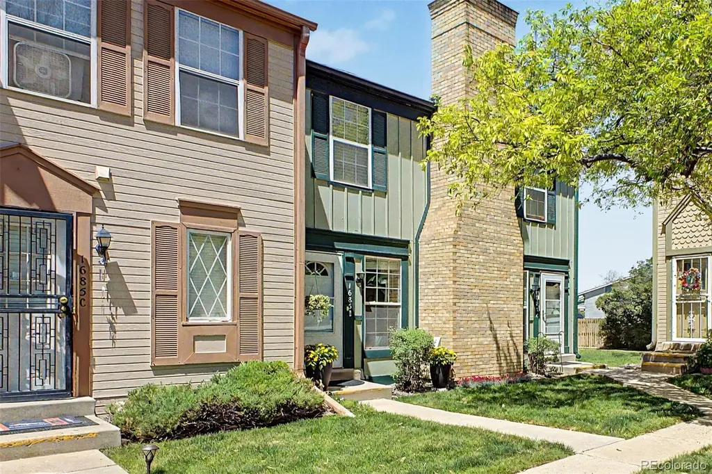 1685 S Blackhawk Way Aurora CO 80012