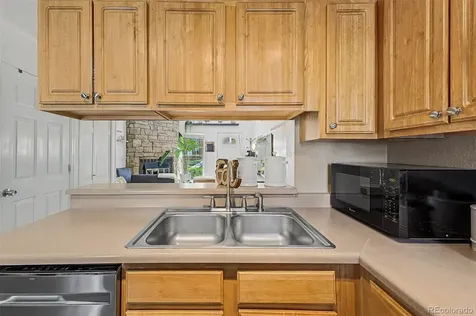 1685 S Blackhawk Way Aurora CO 80012