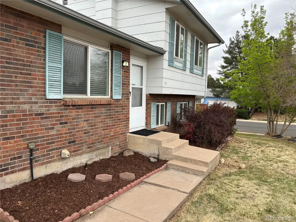 950 S Waco Way Aurora CO 80017