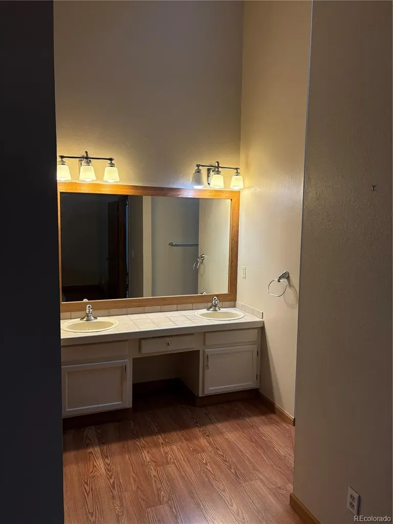 4245 S Granby Way Aurora CO 80014