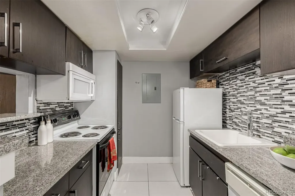 1863 S Pitkin Circle Aurora CO 80017
