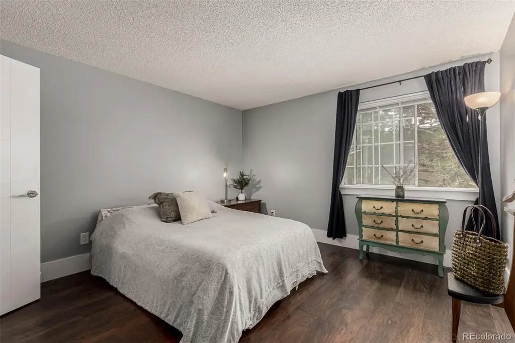 1863 S Pitkin Circle Aurora CO 80017
