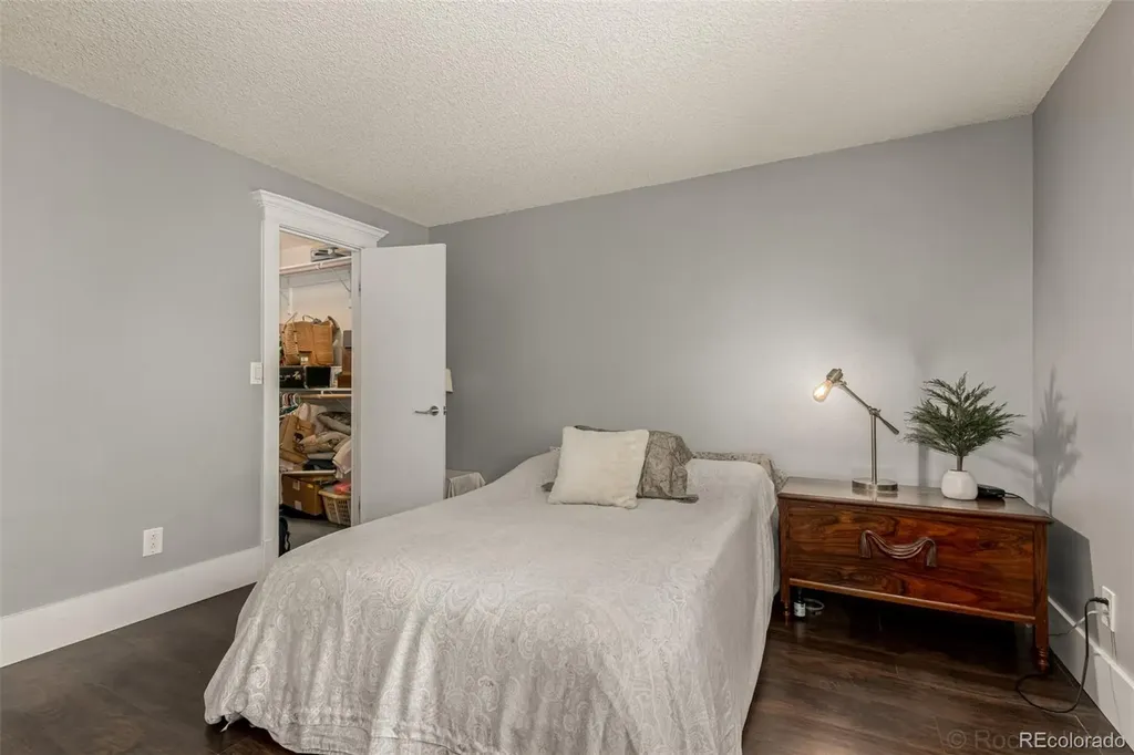 1863 S Pitkin Circle Aurora CO 80017