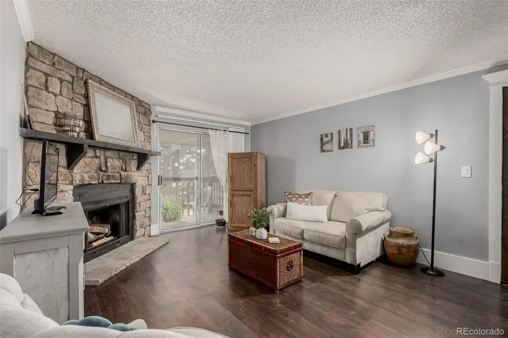 1863 S Pitkin Circle Aurora CO 80017