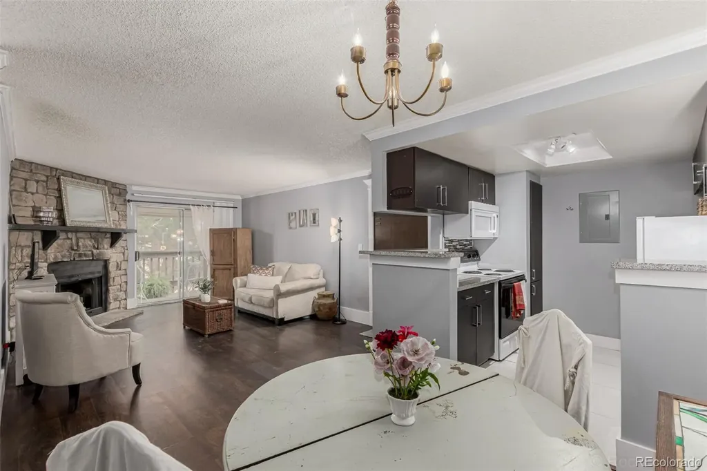 1863 S Pitkin Circle Aurora CO 80017