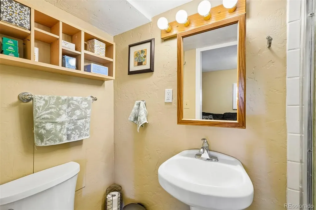 7680 W Meadow Drive Littleton CO 80128