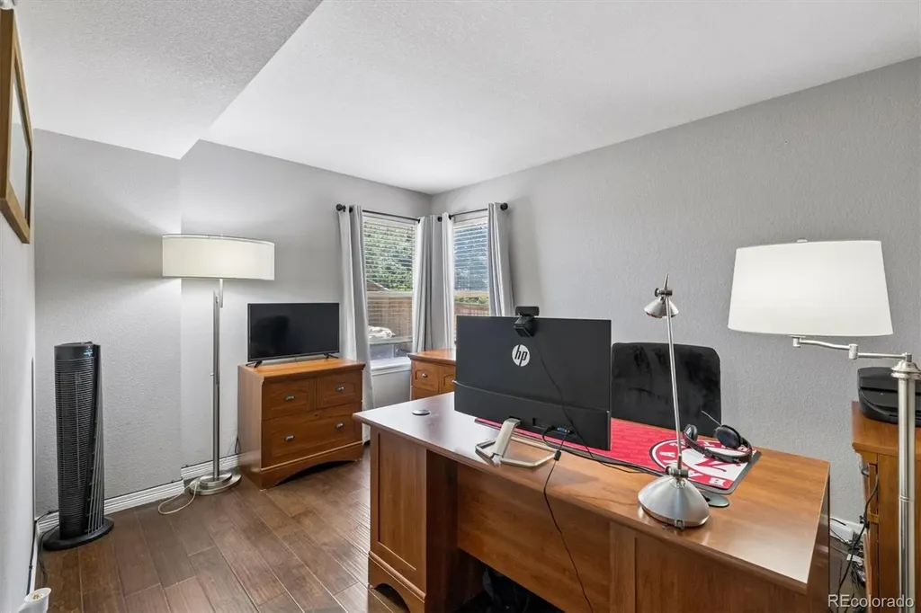 9962 Hawthorne Street Highlands Ranch CO 80126
