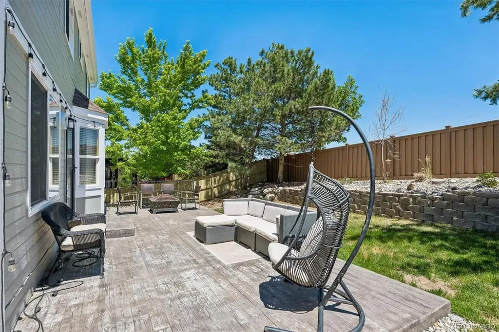 9962 Hawthorne Street Highlands Ranch CO 80126
