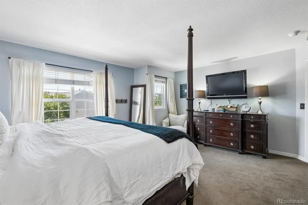 9962 Hawthorne Street Highlands Ranch CO 80126