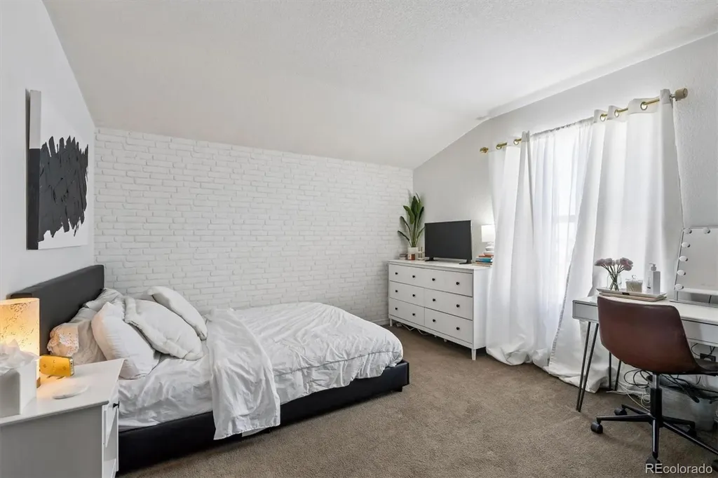 9962 Hawthorne Street Highlands Ranch CO 80126