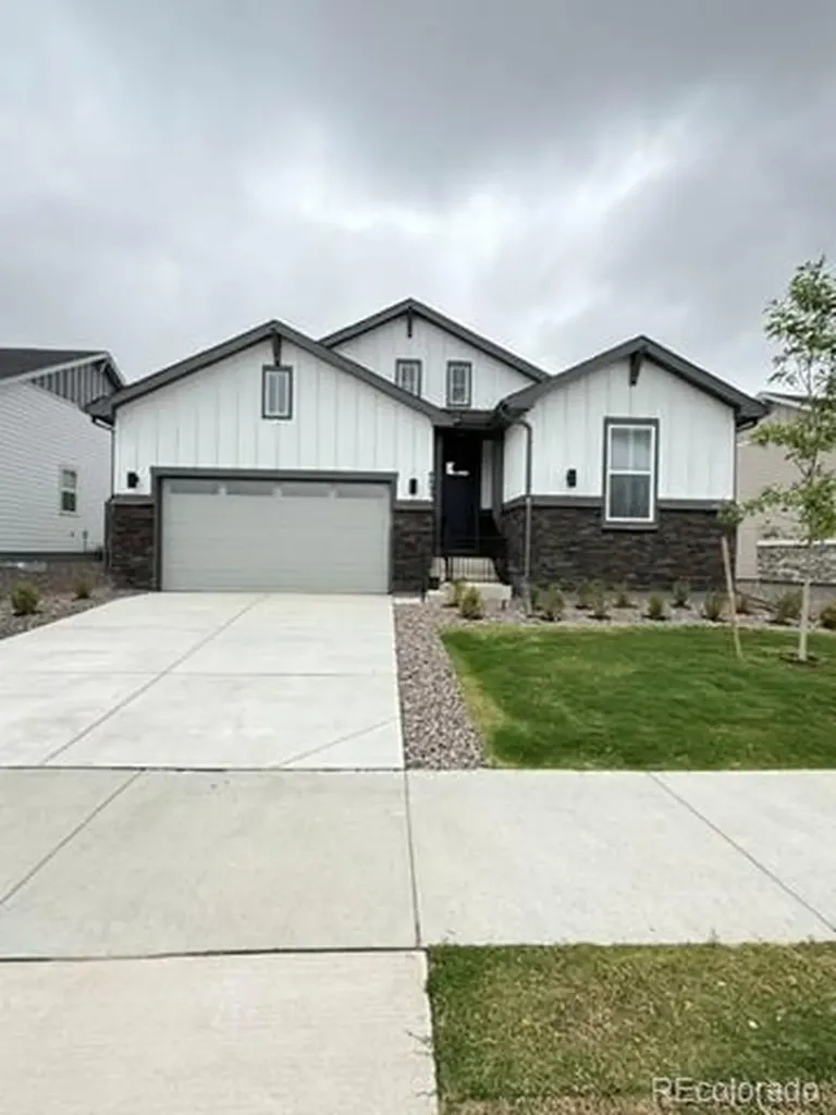 8895 S Riviera Way Aurora CO 80016