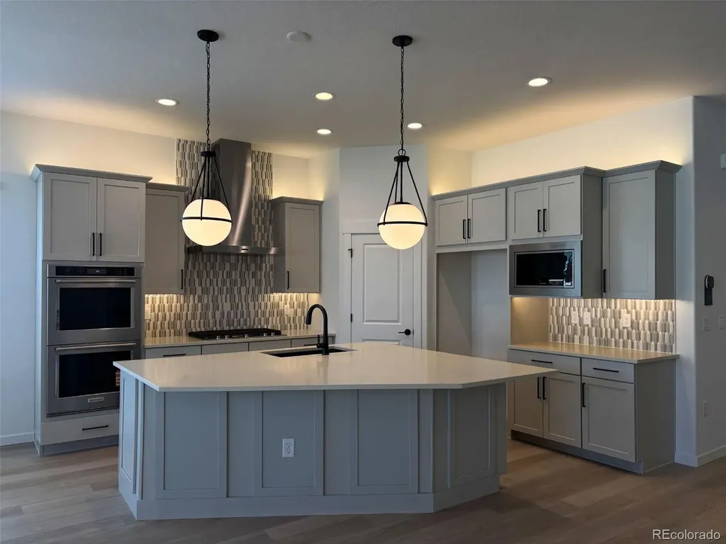 8895 S Riviera Way Aurora CO 80016