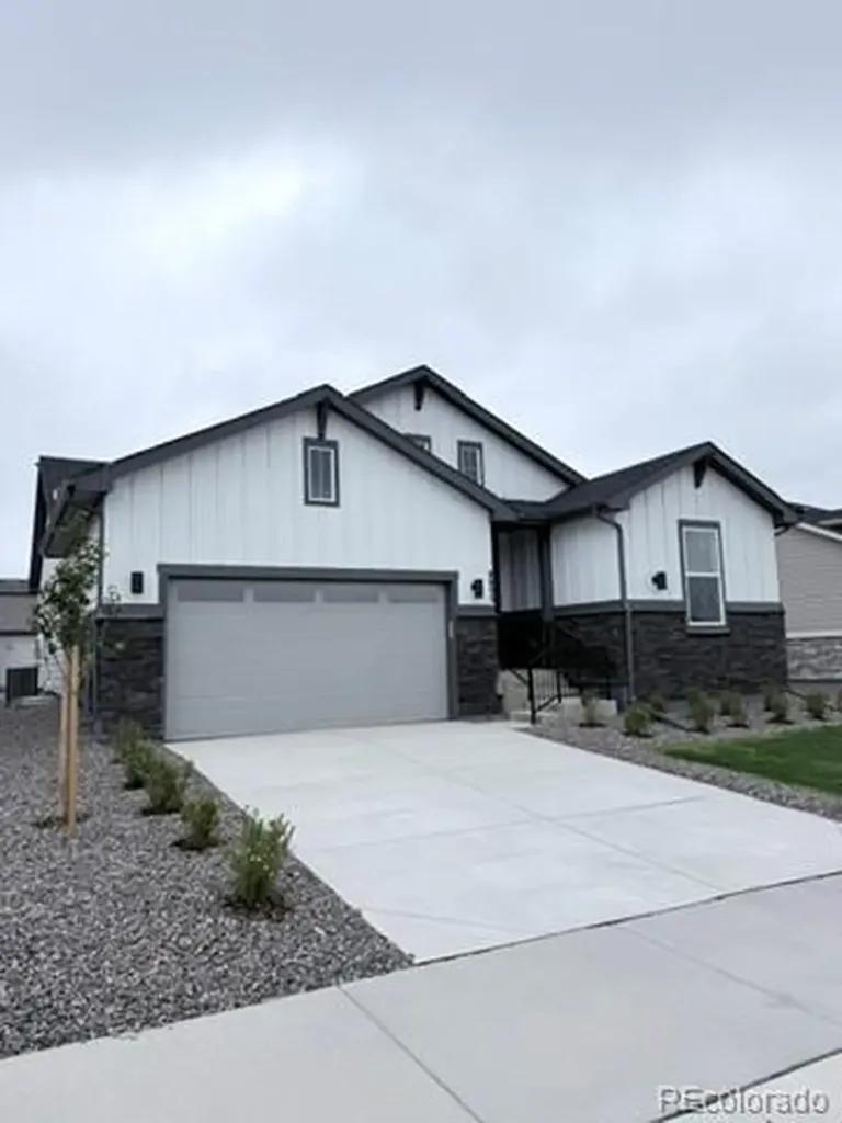 8895 S Riviera Way Aurora CO 80016