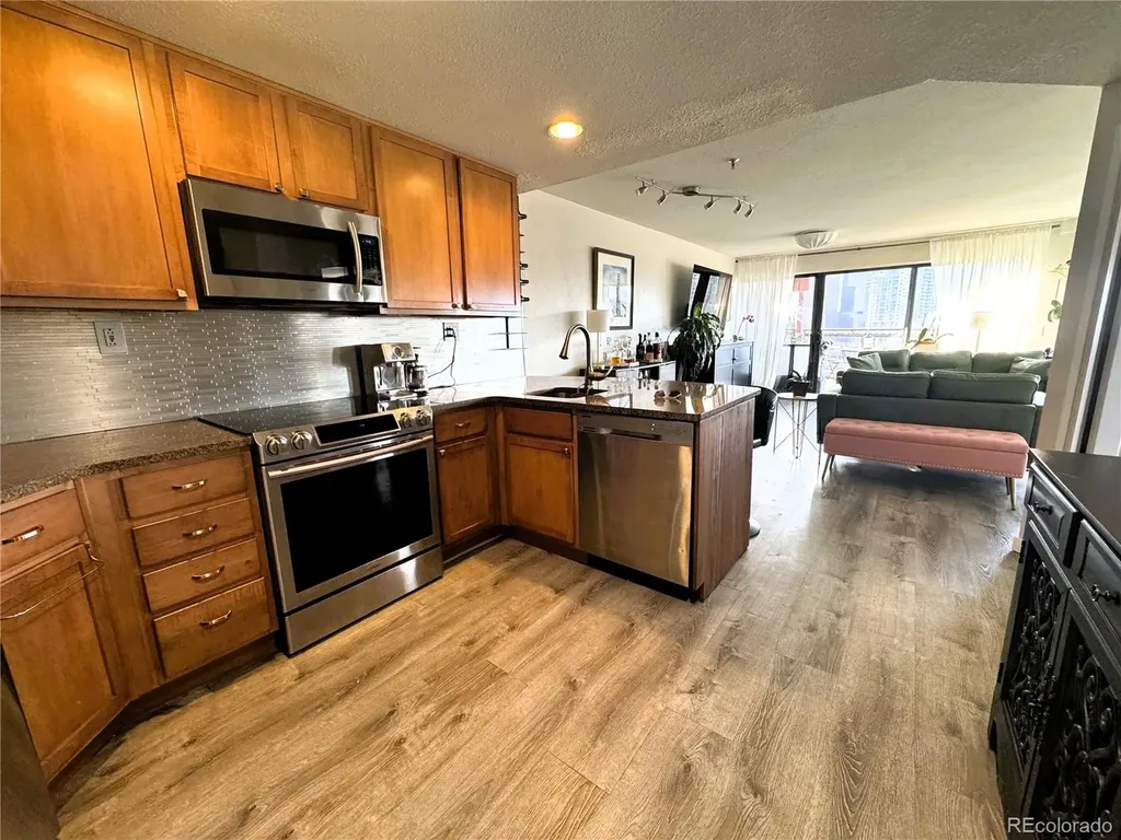 Denver CO, 100 Park Avenue, Unit 1201