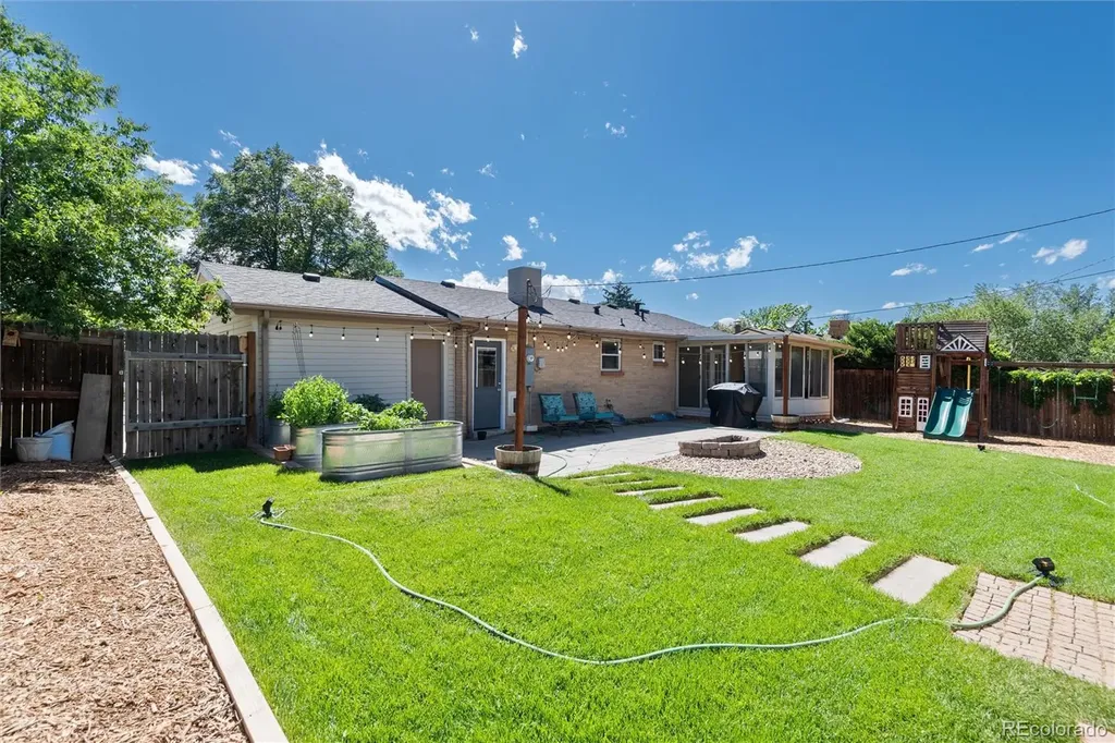 362 S Salem Street Aurora CO 80012