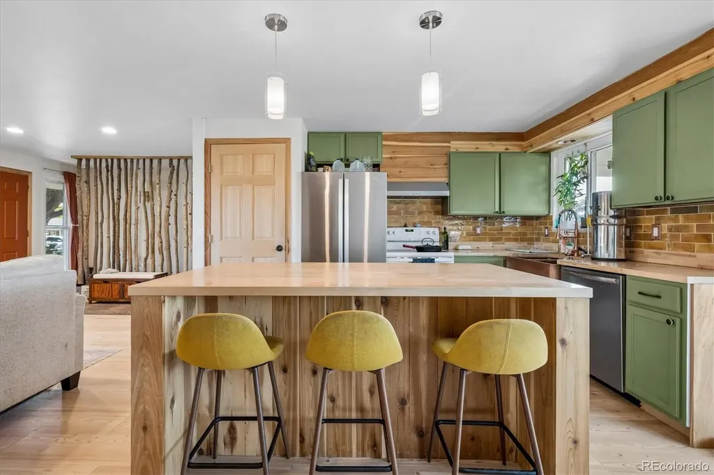 3550 W Mountain Road Englewood CO 80110
