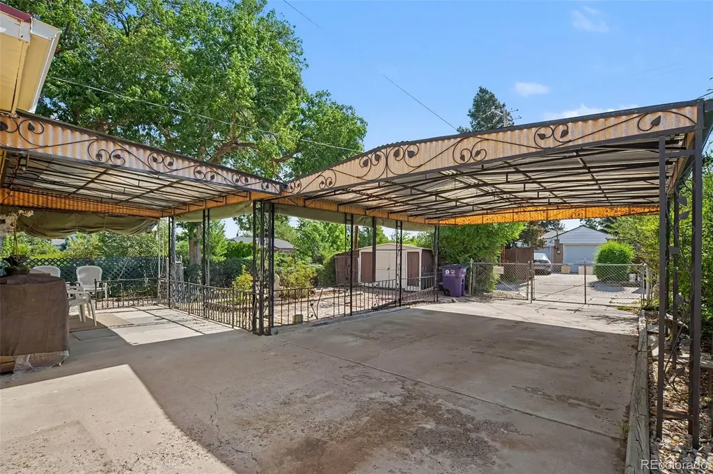 2856 N Madison Street Denver CO 80205