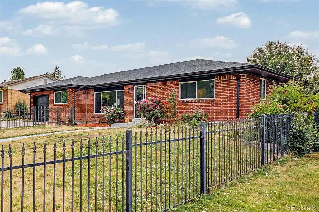 2318 S Perry Street Denver CO 80219