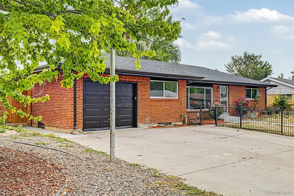 2318 S Perry Street Denver CO 80219