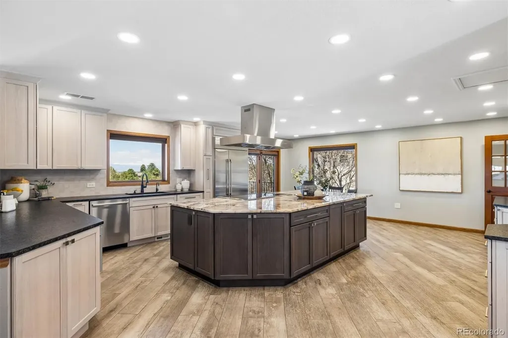 6166 S Netherland Circle Centennial CO 80016