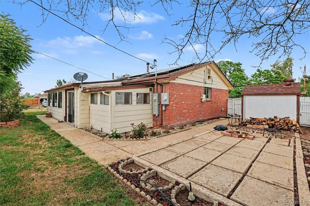 933 Nelson Street Lakewood CO 80215