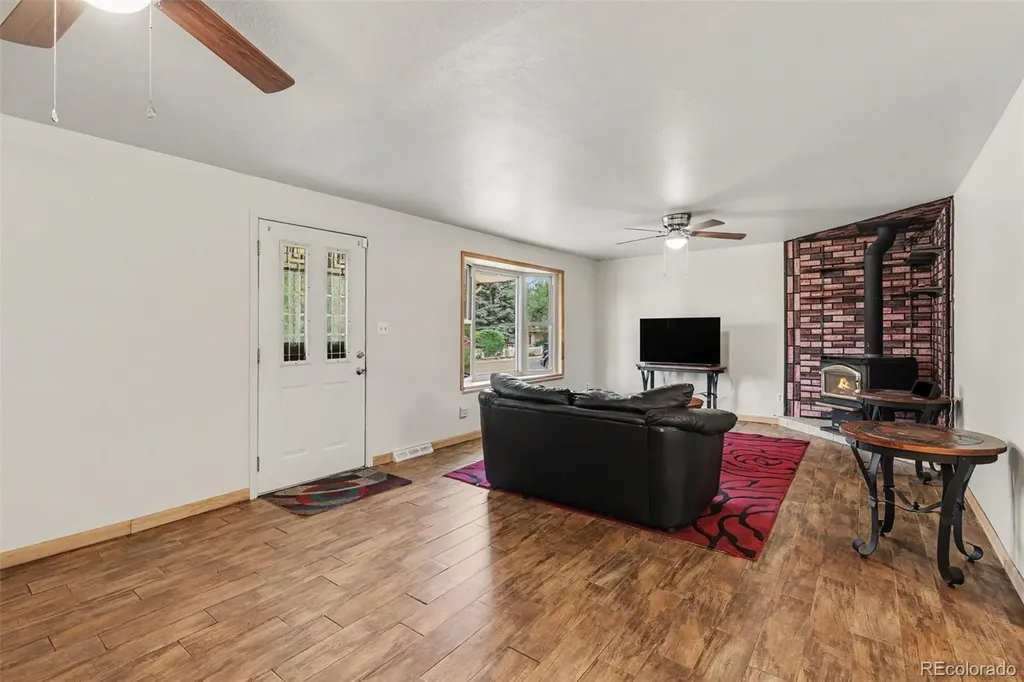 933 Nelson Street Lakewood CO 80215