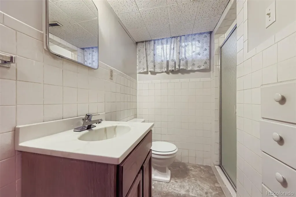 1693 S Elm Street Denver CO 80222