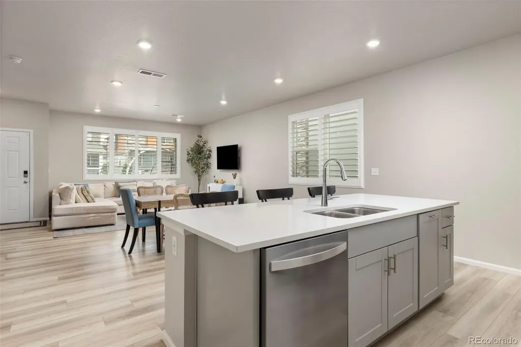 6078 N Lisbon Street Aurora CO 80019