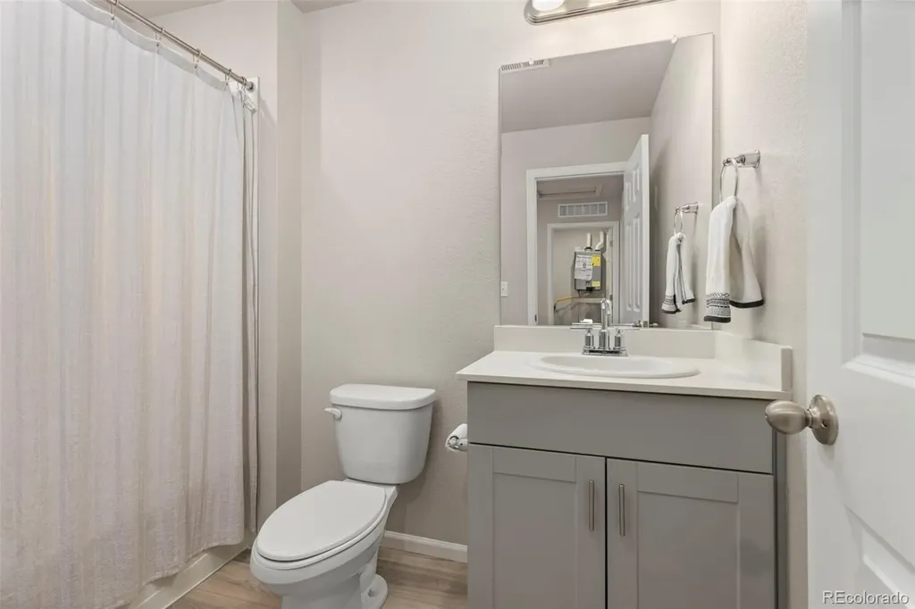 6078 N Lisbon Street Aurora CO 80019