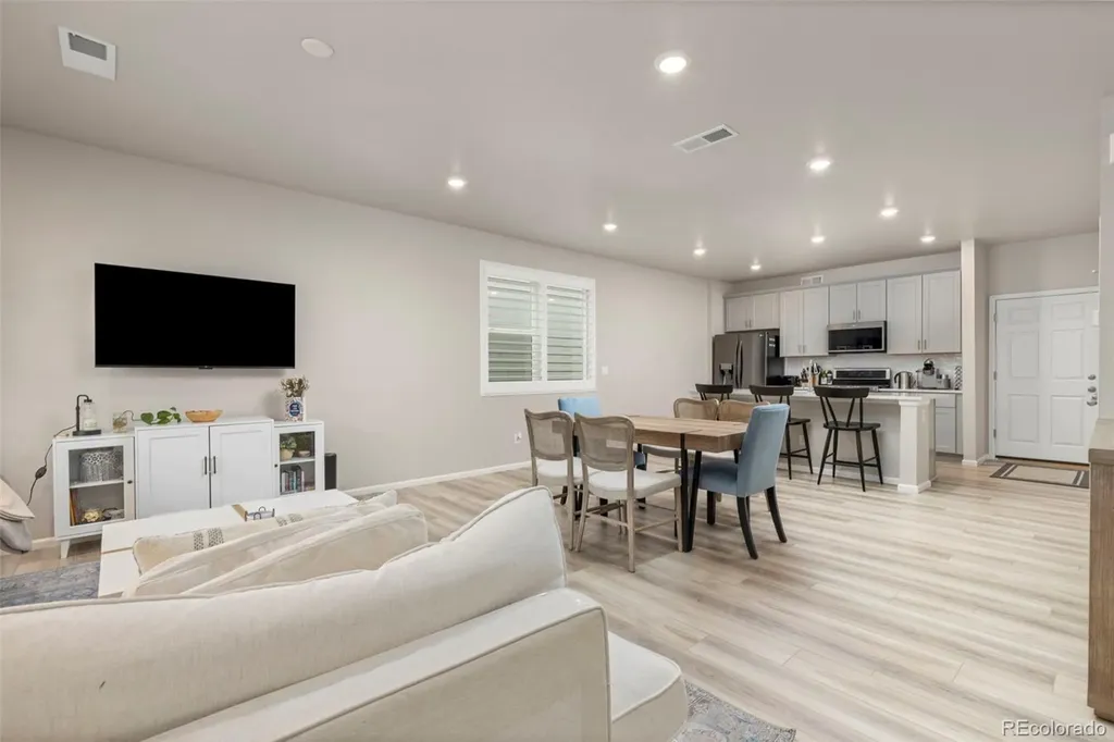 6078 N Lisbon Street Aurora CO 80019