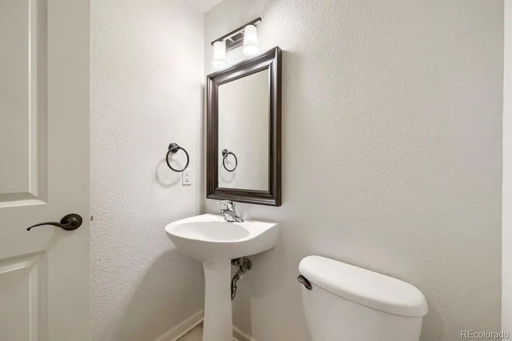 13516 Via Varra Broomfield CO 80020