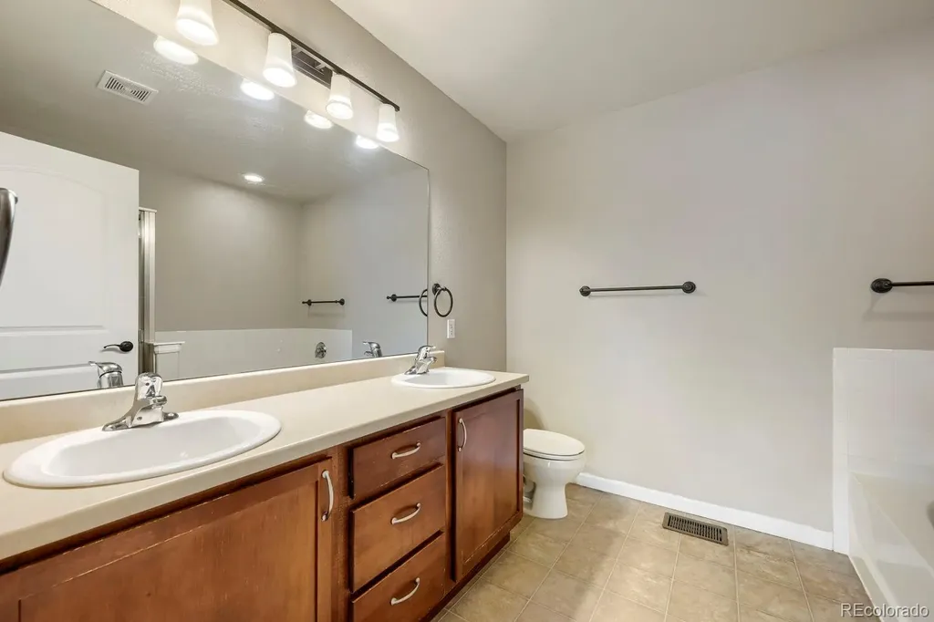 13516 Via Varra Broomfield CO 80020
