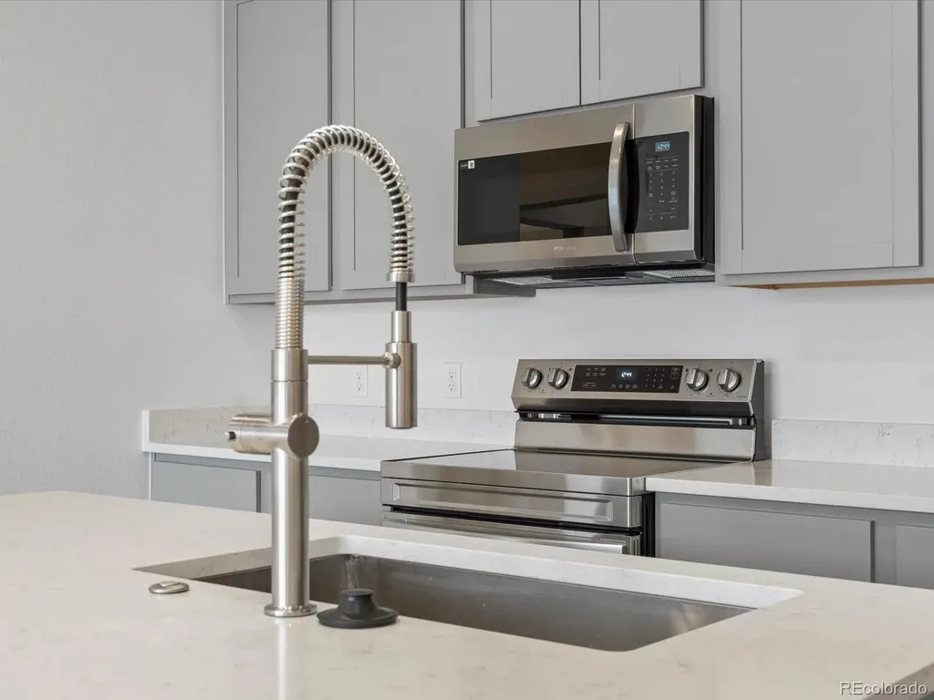 6153 N Ceylon Street Denver CO 80249