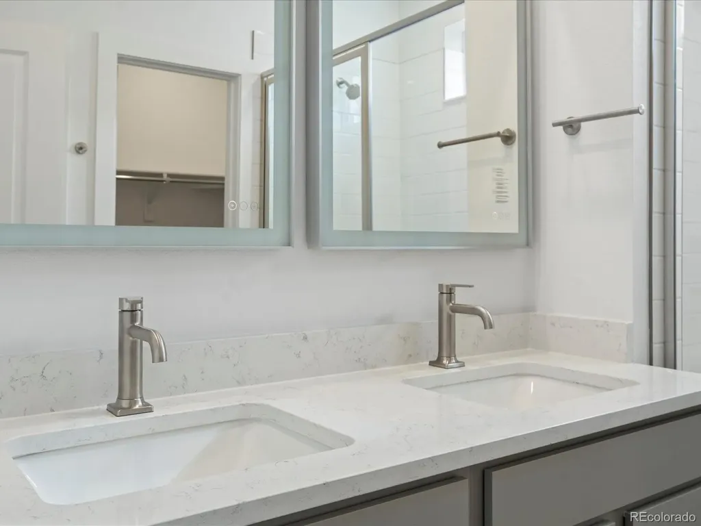 6153 N Ceylon Street Denver CO 80249