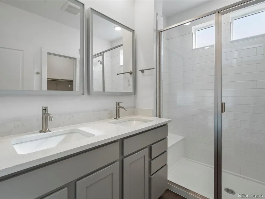 6153 N Ceylon Street Denver CO 80249