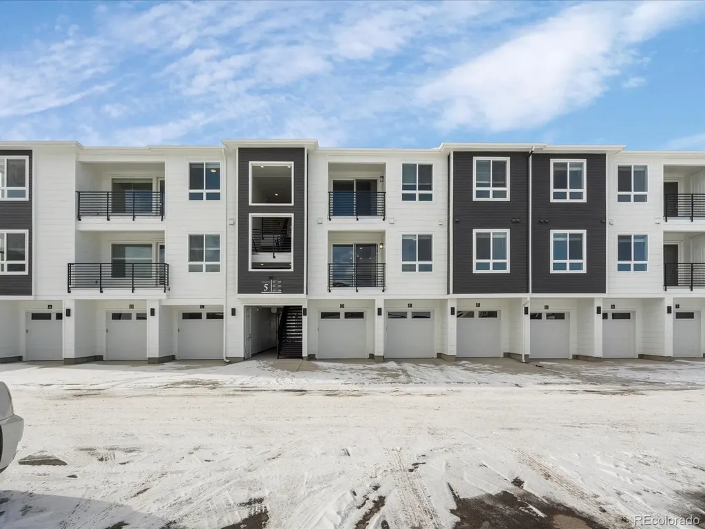 6153 N Ceylon Street Denver CO 80249