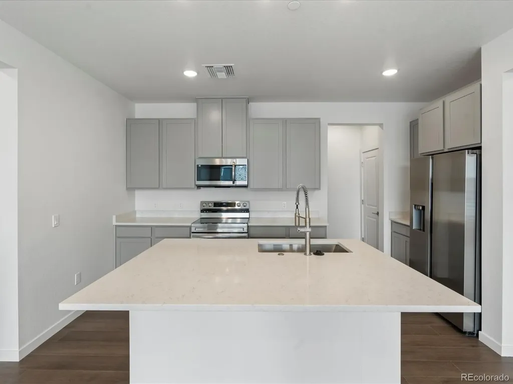 6153 N Ceylon Street Denver CO 80249