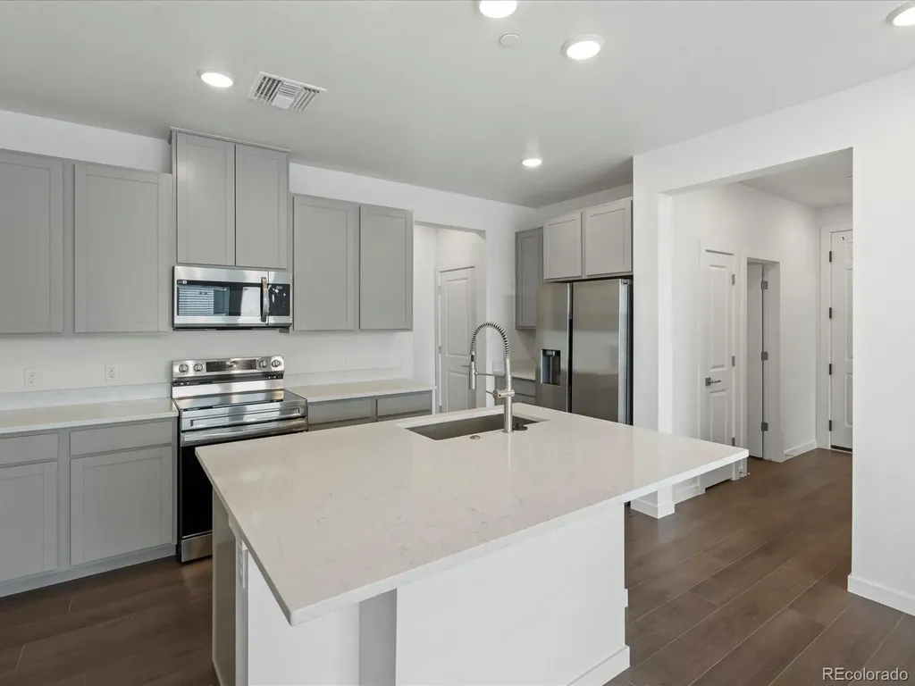6153 N Ceylon Street Denver CO 80249