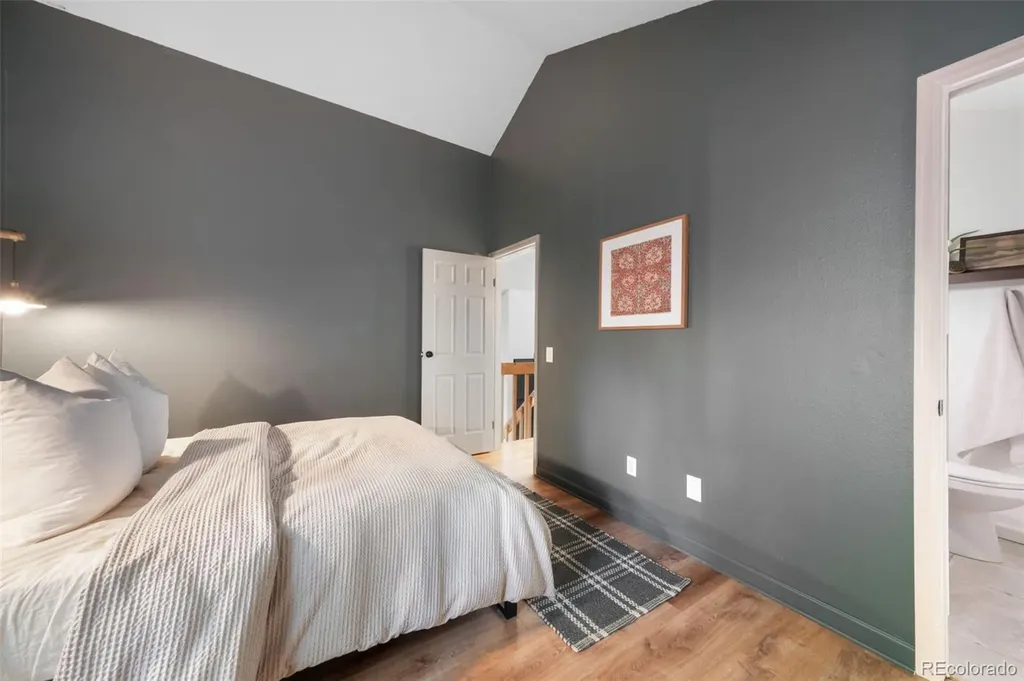 10229 E Peakview Avenue Englewood CO 80111