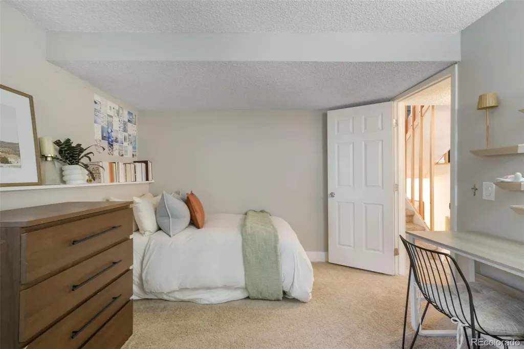 10229 E Peakview Avenue Englewood CO 80111