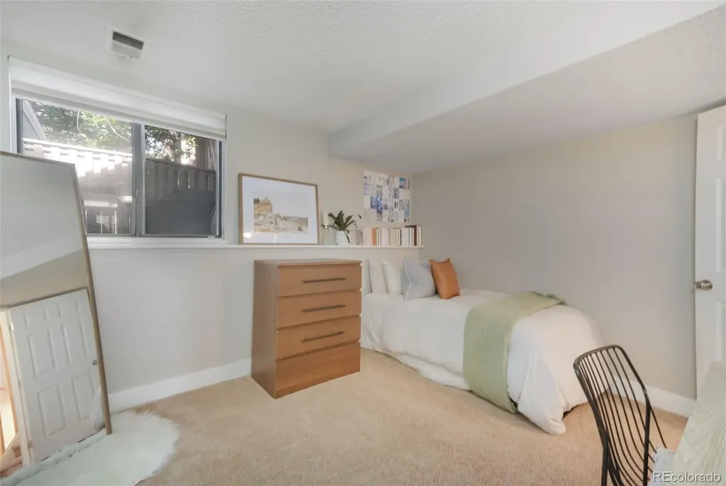 10229 E Peakview Avenue Englewood CO 80111