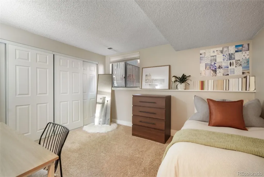 10229 E Peakview Avenue Englewood CO 80111