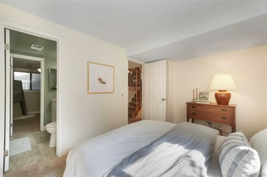 10229 E Peakview Avenue Englewood CO 80111