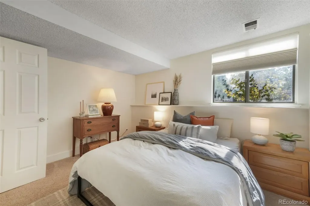 10229 E Peakview Avenue Englewood CO 80111