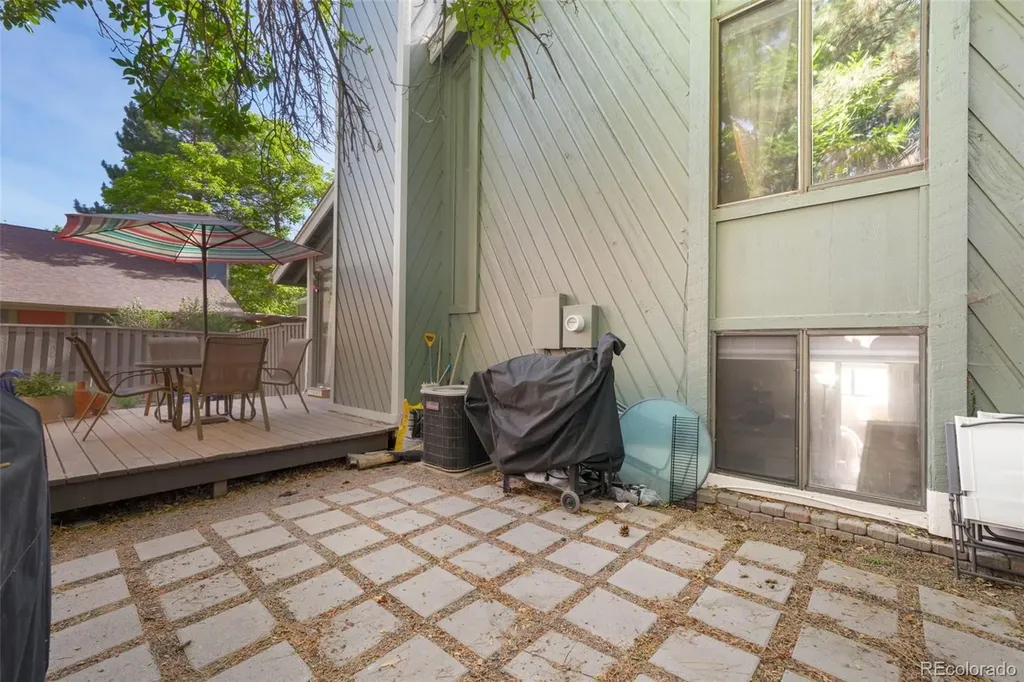 10229 E Peakview Avenue Englewood CO 80111