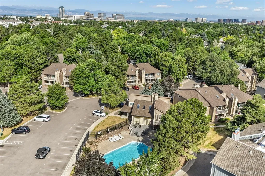10229 E Peakview Avenue Englewood CO 80111