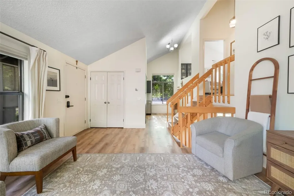 10229 E Peakview Avenue Englewood CO 80111